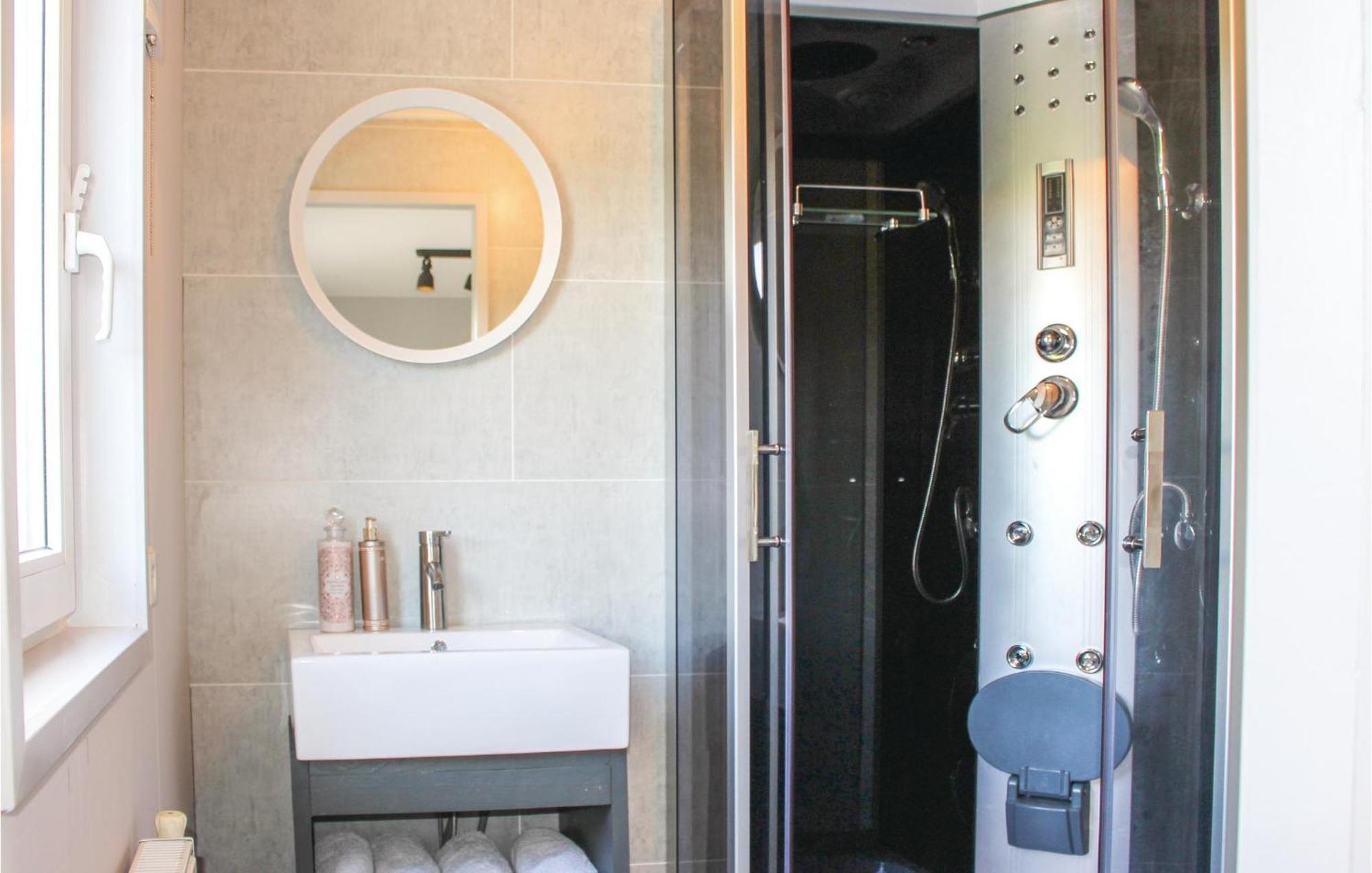 Beautiful Home In Sint-Annaland With Kitchen Εξωτερικό φωτογραφία