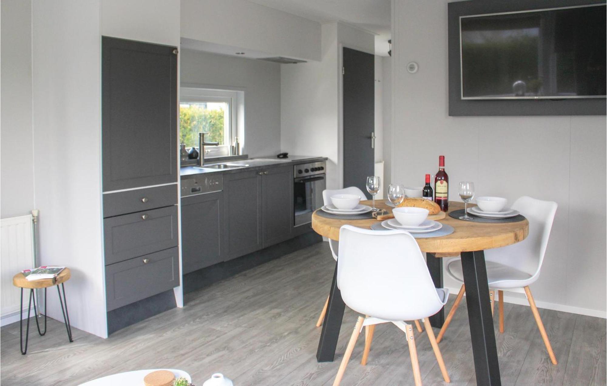 Beautiful Home In Sint-Annaland With Kitchen Εξωτερικό φωτογραφία