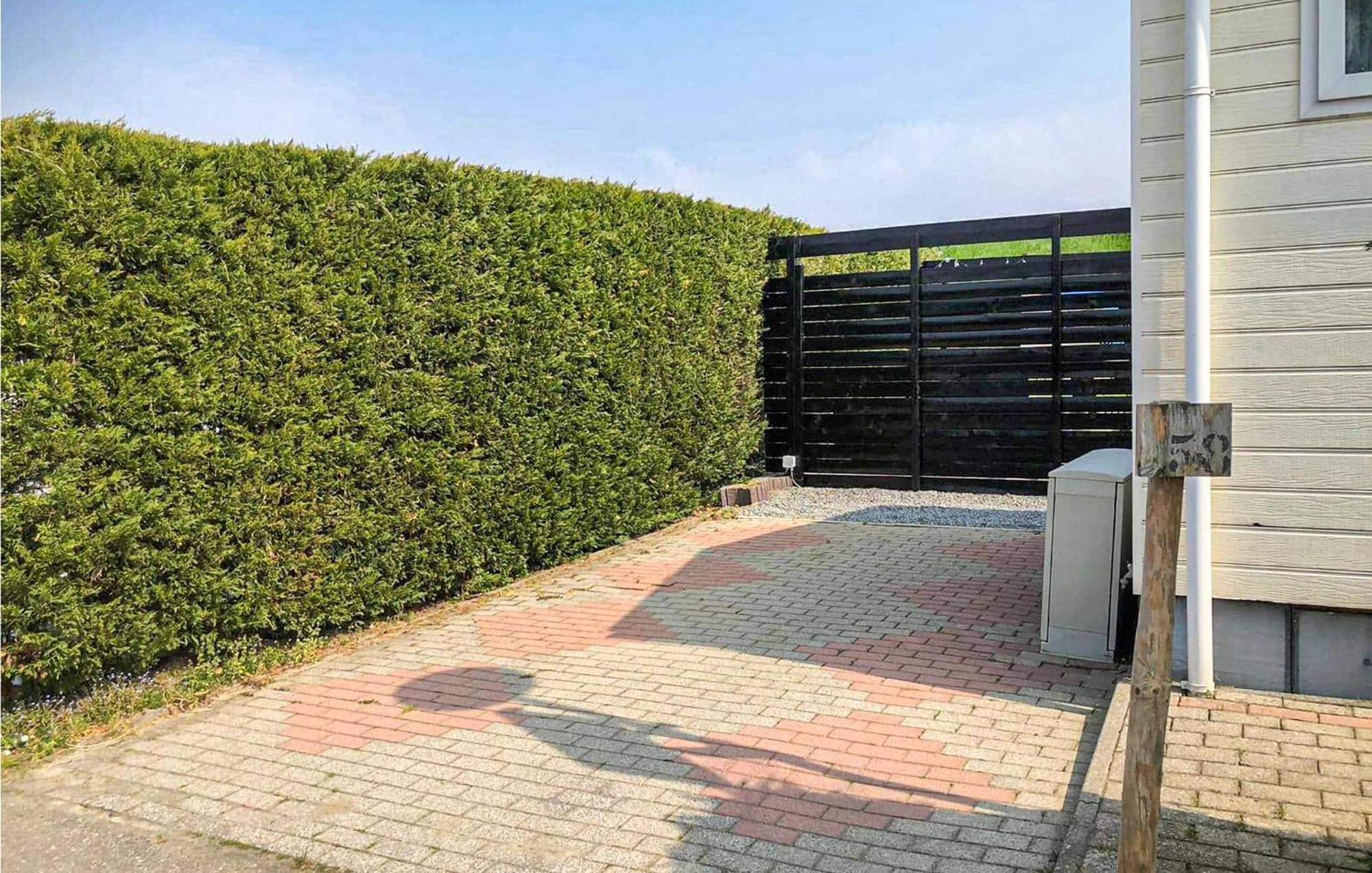 Beautiful Home In Sint-Annaland With Kitchen Εξωτερικό φωτογραφία
