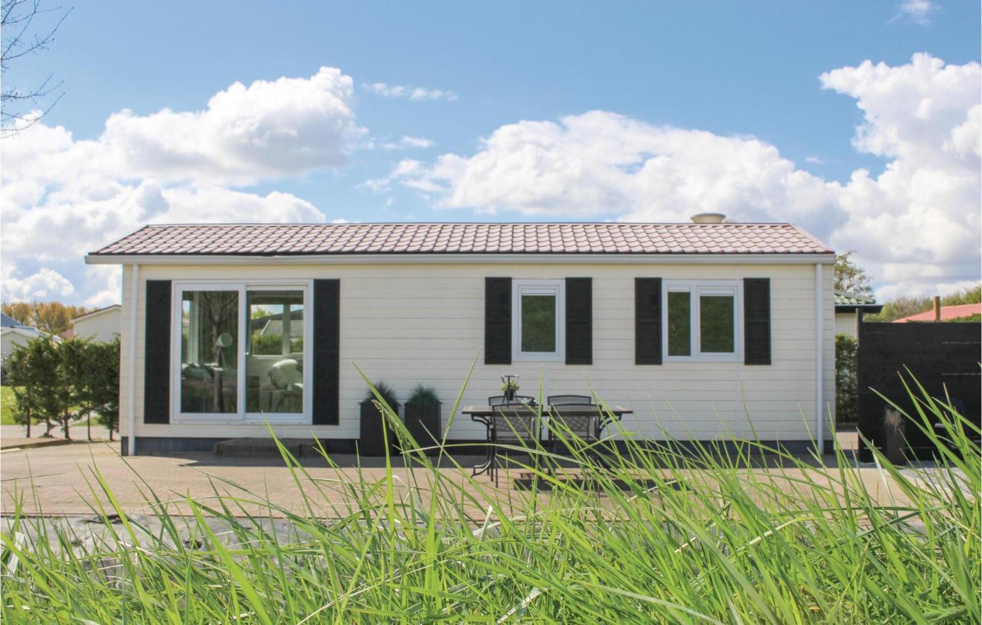 Beautiful Home In Sint-Annaland With Kitchen Εξωτερικό φωτογραφία