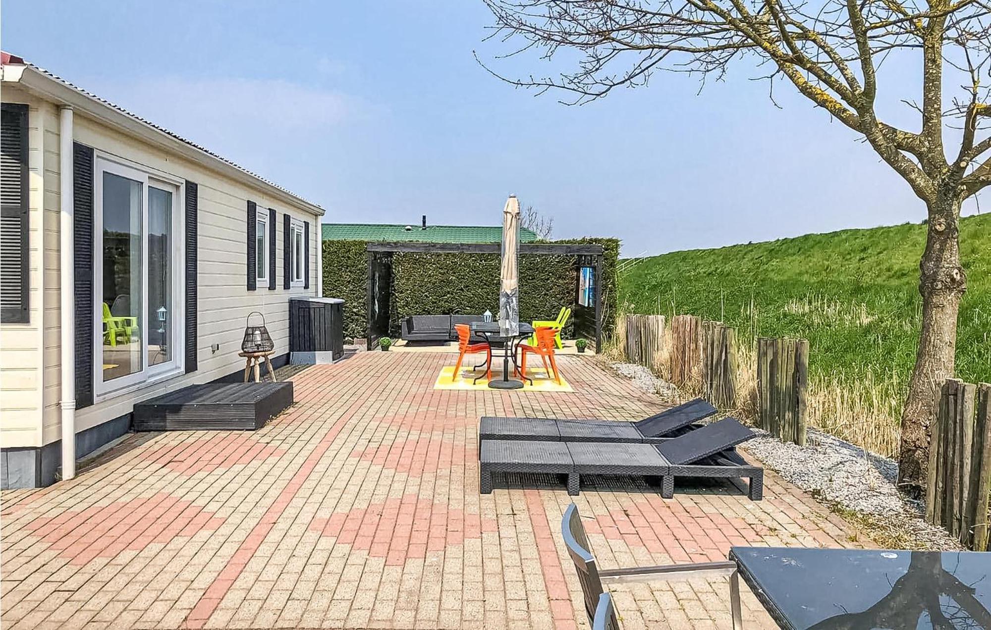 Beautiful Home In Sint-Annaland With Kitchen Εξωτερικό φωτογραφία